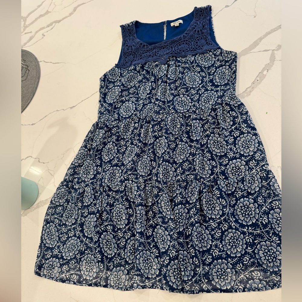 Women Dress with crochet detail medium